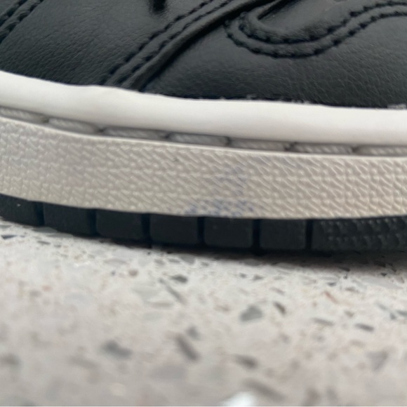 Nike Air Jordan 1 Reverse Panda Womens - Picture 15 of 16